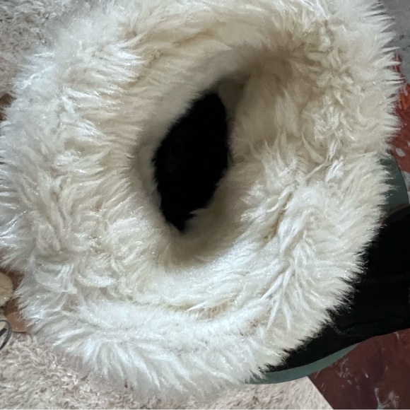 NWOT! Solomon "Lahasa" tall boots with faux fur and fleece lining. Warm + CUTE!! - Picture 8 of 10